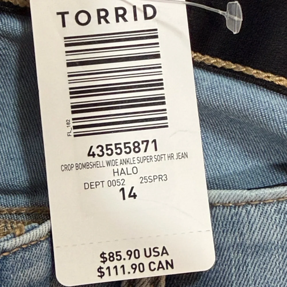 torrid Medium Blue Denim Bombshell Wide Leg Ankle Crop Jeans sz 14 - Picture 4 of 12